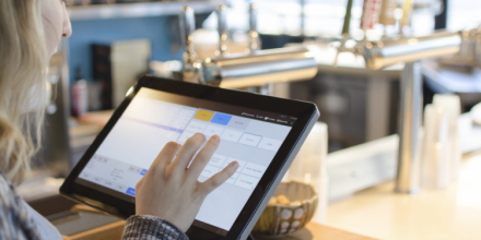 DOKUNMATİK POS PC MONİTÖRÜN 7 AVANTAJI